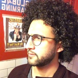 Meet your Posher, Laith